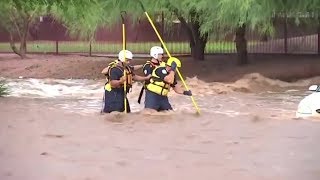 Amateurvideo aus Arizona: Familie von Wassermassen überrascht | DER SPIEGEL