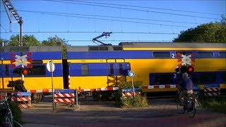 Spoorwegovergang Purmerend Overwhere // Dutch railroad crossing