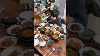 1971년 부산공동어시장 9,000원 백반집  #양순식당 부산 현지 로컬 맛집이 아닐까 싶네요Busan Mother‘s Korean Food Restaurant.