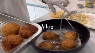 [Vlog] home-cooked meal Vlog | Rice cake soup, budae jjigae, cheese egg roll, sweet and sour chicken