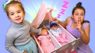 Sleeping Time! Pretend Play with newborn dolls from hospital
