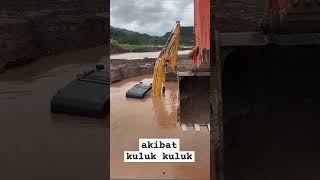 😱😱 Akibat panggil hujan Kuluk Kuluk 😁🌧️🌧️ #excavator #shorts