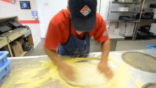 Domino's guy makes 3 Pizzas in 39 Seconds | Sarasota Herald-Tribune