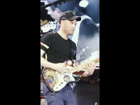 Coldplay And Michael J. Fox Performing Chuck Berry's "Johnny B. Goode ...