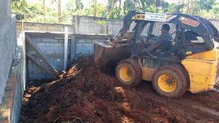 @CONSTRUYR continuando com a terraplanagem do lote de 250 mt2