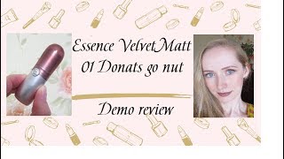 Осенний матовый темный нюд Essence Velvet matt в оттенке 01 Donuts go nut |  Свотч и демо-нанесение