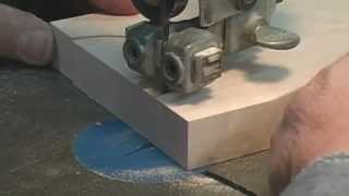 Cutting Curves on the Bandsaw