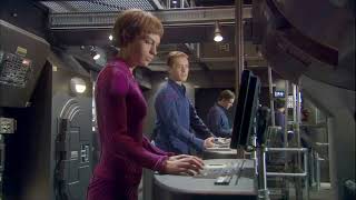 T'pol watch Trip break up a fight