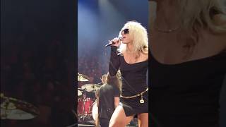 Miley Cyrus & Def Leppard - Photograph #musicworld #mileycyrus #defleppard #photograph #greatsong
