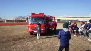 こまえ初春まつり はしご車・ポンプ車の体験乗車 201501111015