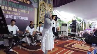 Download Lagu Nissa Sabyan Live Bandung Qomarun... MP3 Gratis