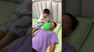 爸爸睡觉打呼噜的用处！ #funny #comedy #萌娃 #宝宝