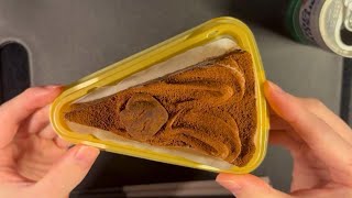 クリスマスなのでボッチでチョコケーキ食べました。歯の音。【ASMR/囁き声/咀嚼音】