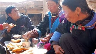 65 Years old Tibetans Food Recipe | How to make steamed momos | Easy Evening snacks recipes