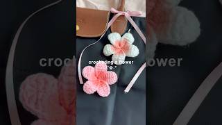 Crocheting a Flower 🌸🌺