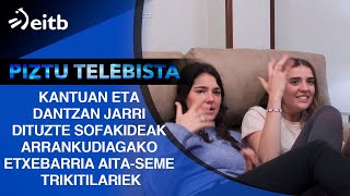 Kantuan eta dantzan jarri dituzte sofakideak Arrankudiagako Etxebarria aita-seme trikitilariek