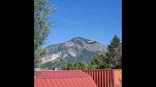 stuff that flies by the house #wyoming | #SOCATA #Daher #TBM #960 #landing 🤠🤙🤙 #mountains