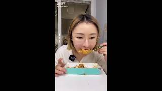 { ASMR | 美女吃播 | 懒叨叨 | 吃播 | Cream Cake | Desert Mukbang | Eating Show }