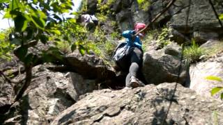 Feng Bi Stream Amazing Cliff ( 鳳壁石澗 )