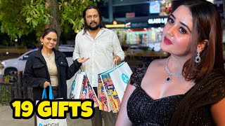 Most Precious Gift kisne diya? 🎁 19th Birthday 19 Gifts😱 Bindass Kavya Birthday Gifts Unboxing