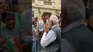 PM Modi's candid interaction with the Indian community in France