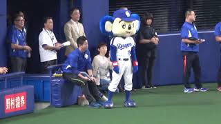 2018.09.29 山本正之さんと久野誠さんによる「燃えよドラゴンズ'88」を聞くドアラと関マネージャー