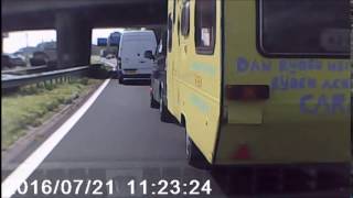 Dashcam fail caravan zwarte cross A12