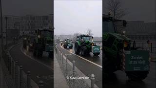 Bauern- Proteste Berlin am Hauptbahnhof