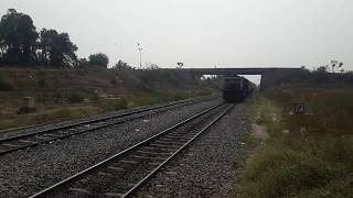 WDP4 continue Madly honking 16534 SBC-Jodhpur Express (BHAGAT KI KOTHI MAIL EXPRESS) Passing Kudachi