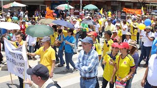 Marcha en Medellín en contra de las reformas de Petro