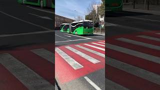 Autobuzul Menarini Citymood 18 #822 sosind la “Ștrand” pe Linia 17