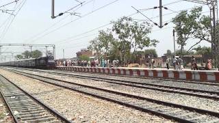 video-2011-06-05-10-49-Ekma Railway Station-Chapra-Bihar.mp4