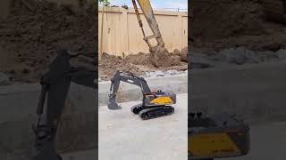 RC Excavator Huina With Real Excavator CAT-231122#rc#shorts#youtubeshorts#truck#Rc Excavator Huina