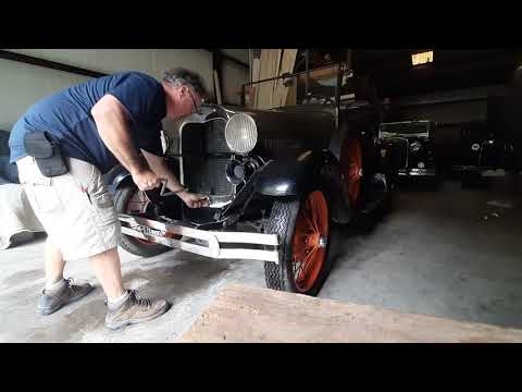 Cranking My 1928 Ford Model A Roadster By Hand Youtube