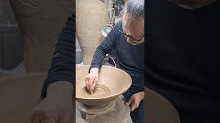 분청사기 대접시 인화문 찍는 모습 (Stamping INHWAMUN on the buncheong dish)  #pottery  #craftmanship #buncheong