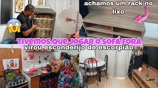 💕O SOFÁ VIROU ESCONDERIJO DE ESCORPIÃO ACHAMOS UM RACK NO LIXO/LIMPEZA E ORGANIZAÇÃO. #viralvideo