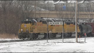 Union Pacific Train Stalls, Helpers come to get it moving