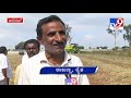 farmers using machine for ragi harvesting