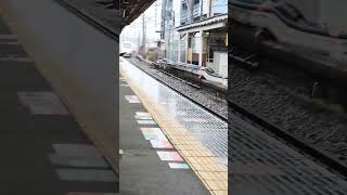 鳥栖駅に入線する885系かささぎ108号