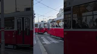 OLD SCHOOL TRAM AT RUSH HOUR !!