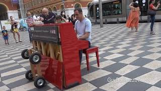 Awesome Street Performances in Nice. Superbes artistes de rue à Nice.