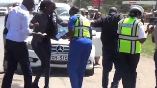 DRAMA AS ANGRY EACC ARRESTS ROGUE POLICE OFFICERS COLLECTING BRIBES AT THE SALGAA BLACKSPOT!!!