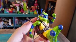 TMNT Leonardo Mutant Mayhem Hallmark Christmas Ornament Opening