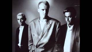 Heaven 17 - Who'll stop the rain ( 12\