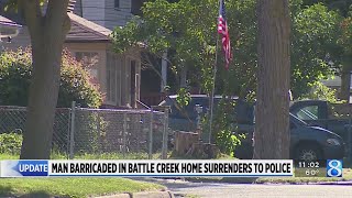 Police: Man in custody after barricading inside Battle Creek home