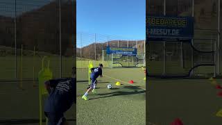 coach_mesut Trainingseinheit des Tages - Folge 400 #fußball #training #teamsport #shorts