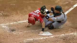 MIA@CIN: Stanton throws out Barnhart at home