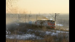 [В ЧЕСТЬ РОЖДЕСТВА] Новогодний тепловоз 2ТЭ25КМ 0223 - С полувагонами (01.01.24)