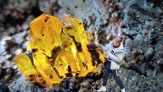 I dug up the gold crystal, which is very valuable. Broken diamonds