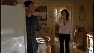 Luke woke up in Lorelai's house